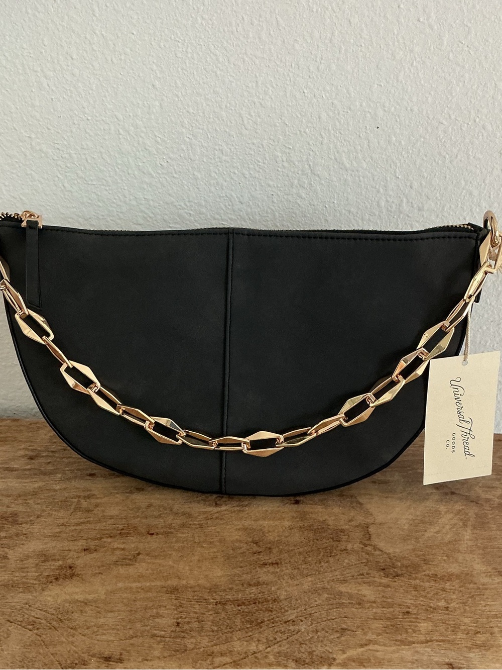 Universal Thread Black Shoulder Bag with Gold Chain Strap